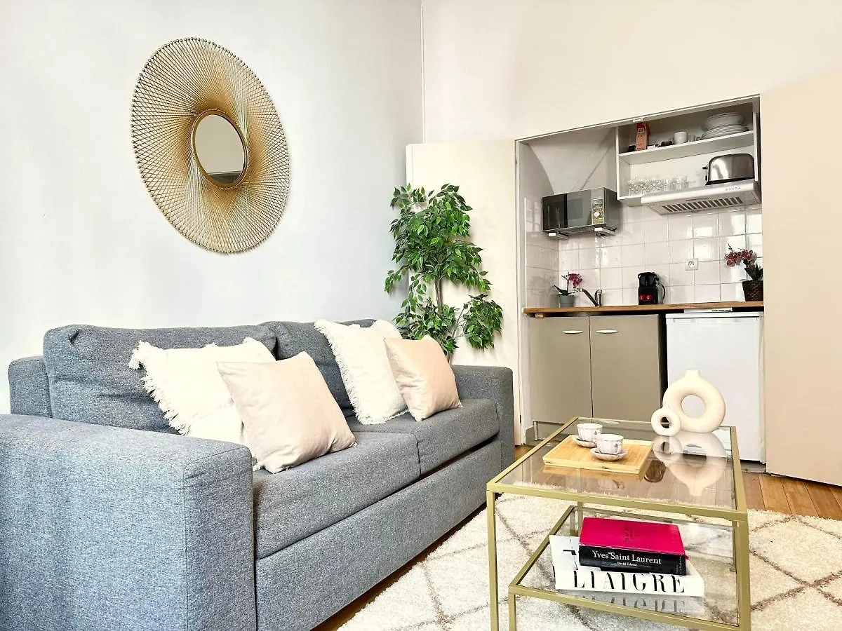 Apartment 1630 - Champs Elysees - Best Value Paris